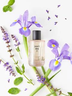 Women Discover Soft Iris EDT