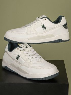 Red Tape Men Solid Lace-Ups Sneakers