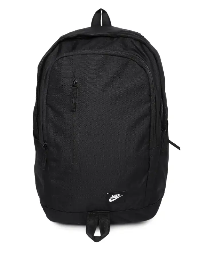 black nike backpack with laptop compartment