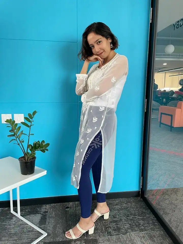 Buy CULT Women Absolute Fit Essential Black Tights With Pockets