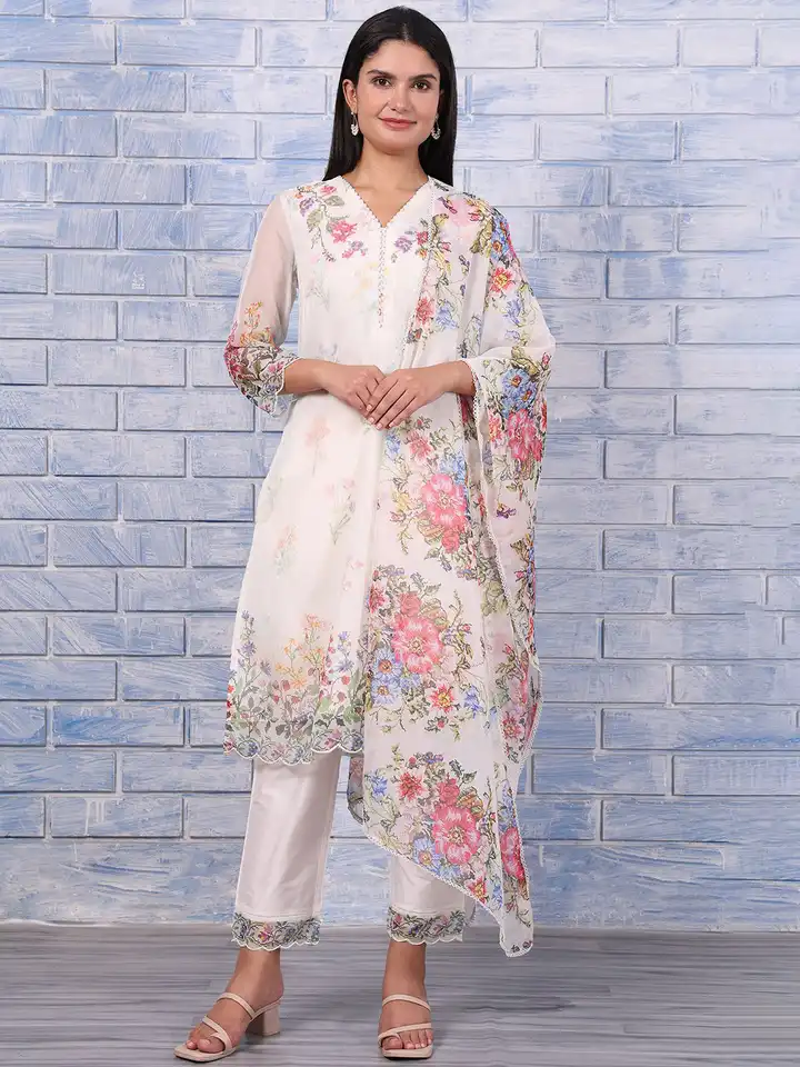 W Women Floral Printed A-Line Kurta With Trousers & Dupatta Kurta Sets(M) By Myntra