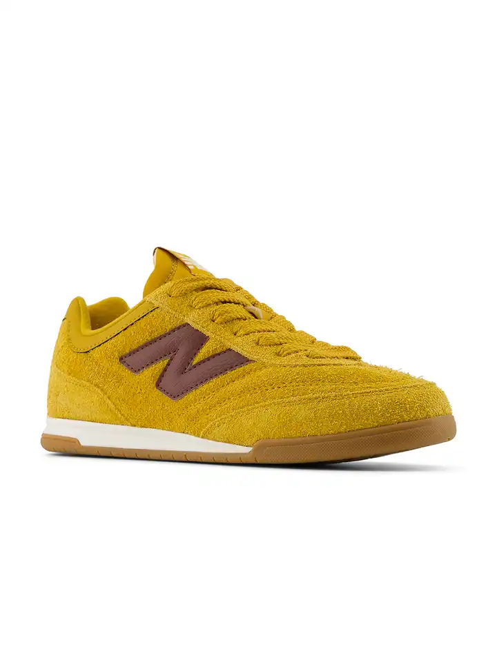 new balance 720 trainers in gold