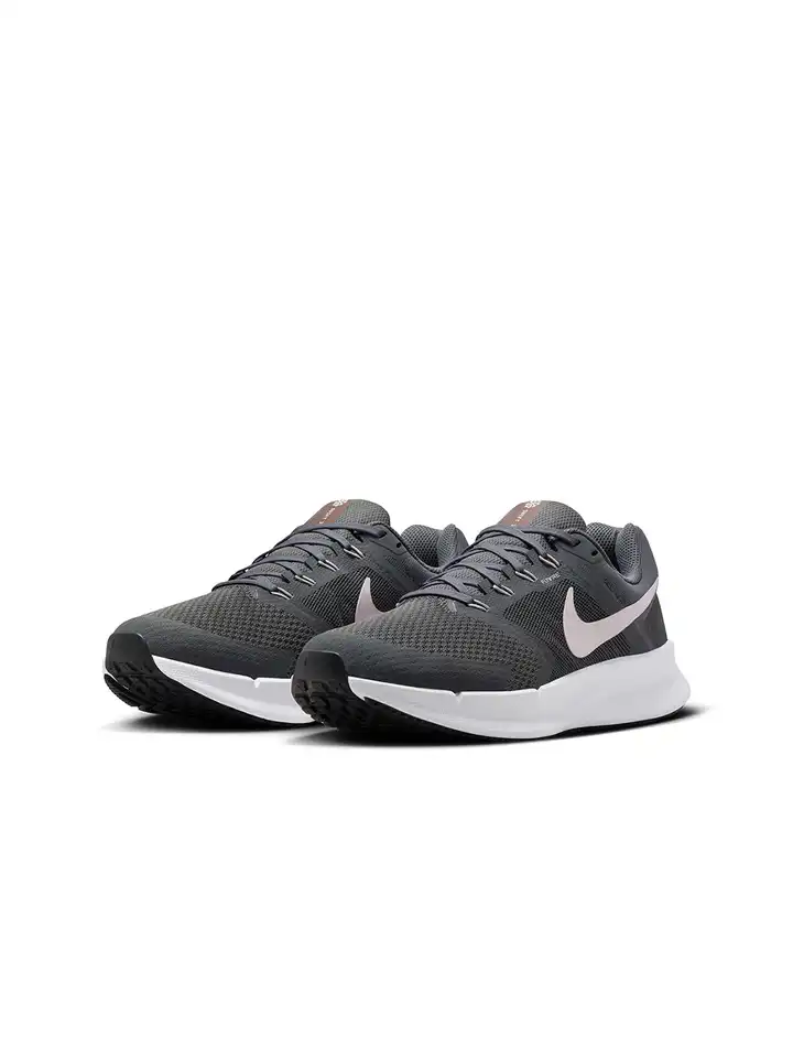 nike women's run swift sneaker