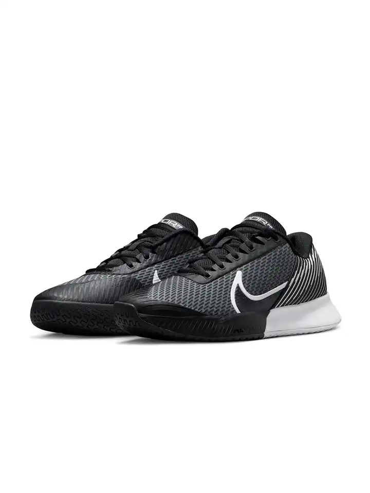 nike black tennis shoes