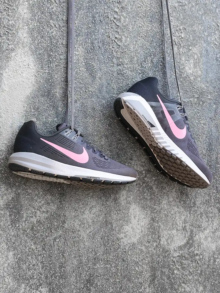 nike womens structure 21