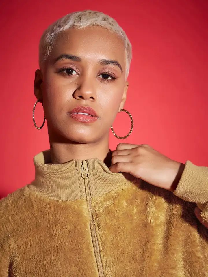 【新品未使用】Carla フラッフィージャケット fluffy jacket CARLA fluffy jacket カーラ フラッフィー ジャケット