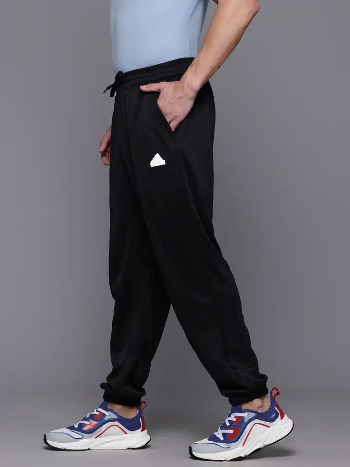 wearing adidas pants with nike shoes