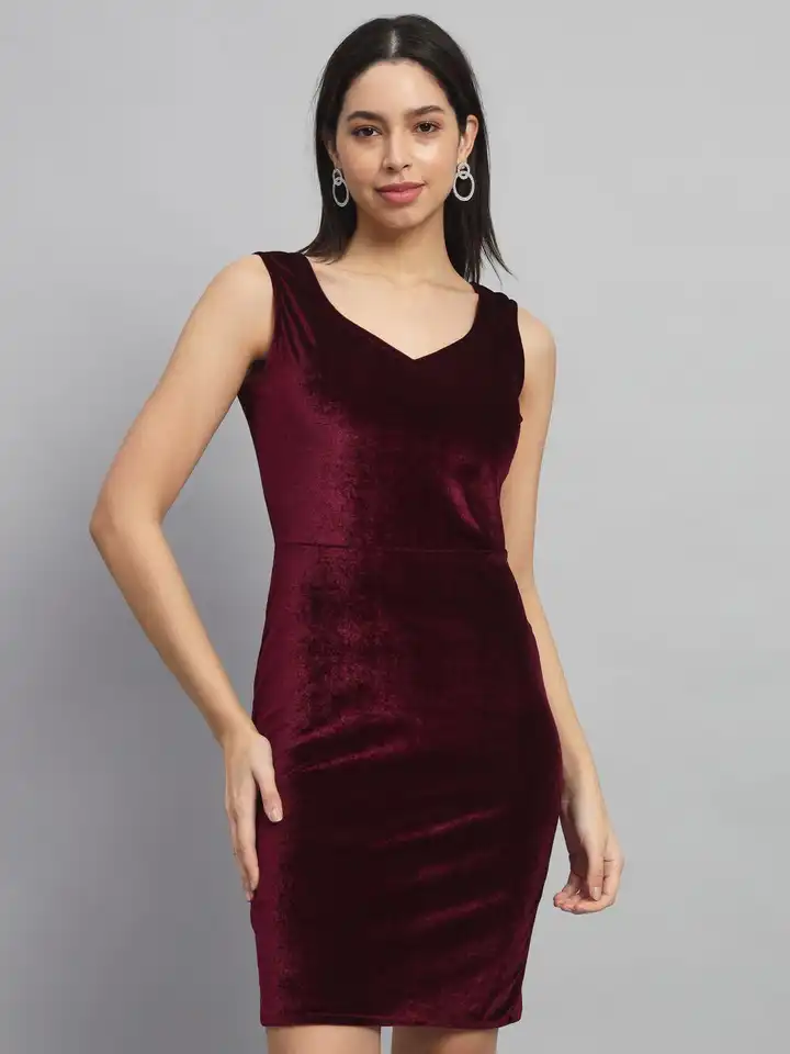 Buy VAARARO V-Neck Velvet Bodycon Mini Dress - Dresses for Women 30161828 |  Myntra