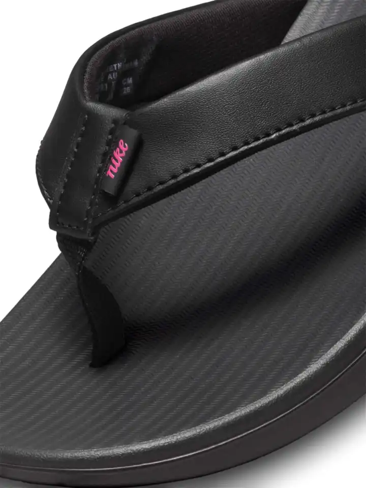 nike wmns bella kai thong