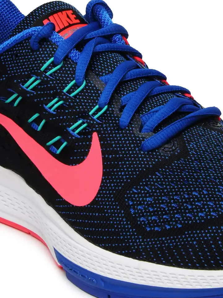 nike mens structure 18