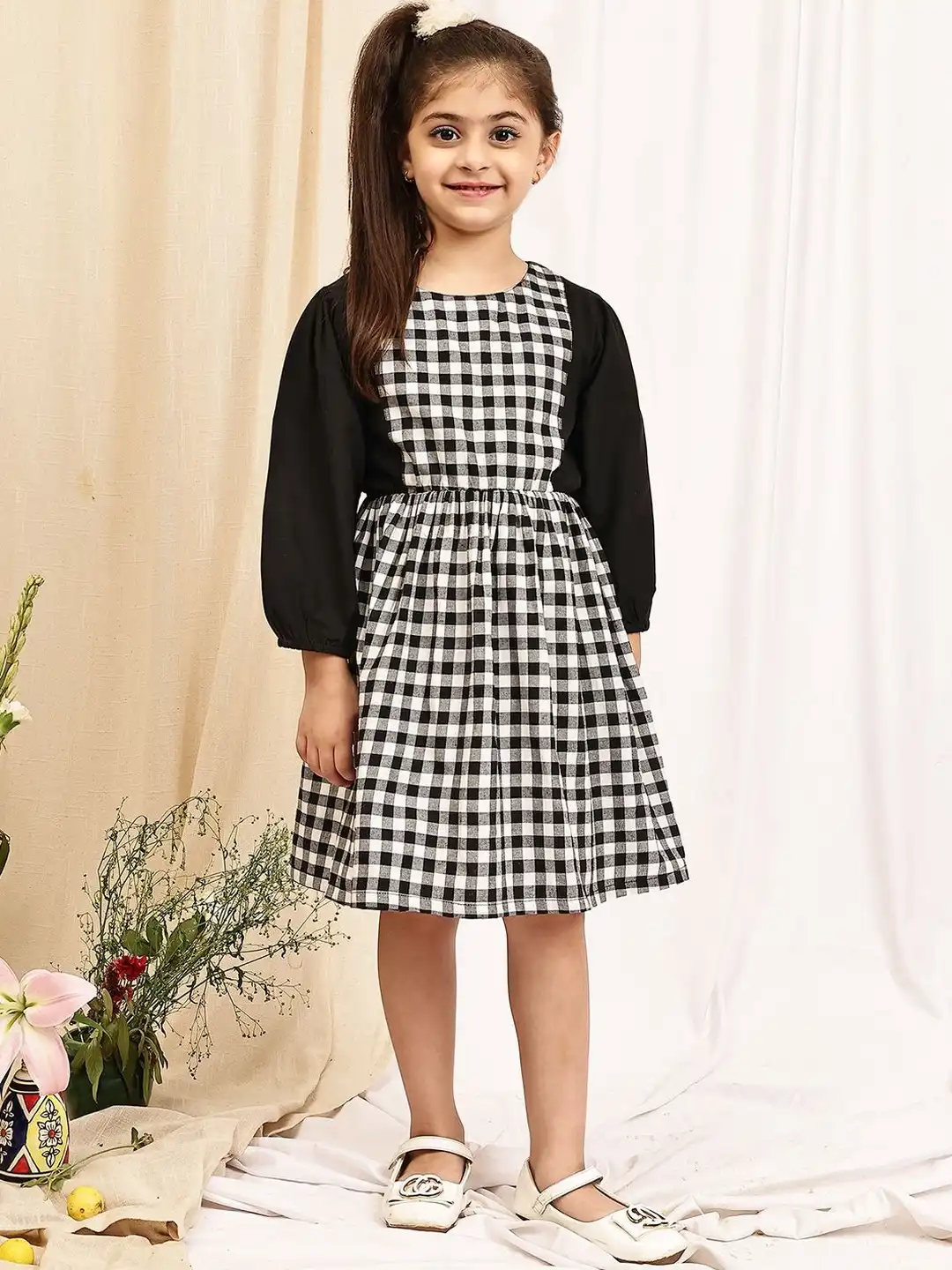 black dress with button up shirt Satin Belted 3/4 Sleeve Gold Buttons Midi Size:4/36 JULY4:30% Sleeve Length 11.81 in ZARA NEW SS24 WOMAN