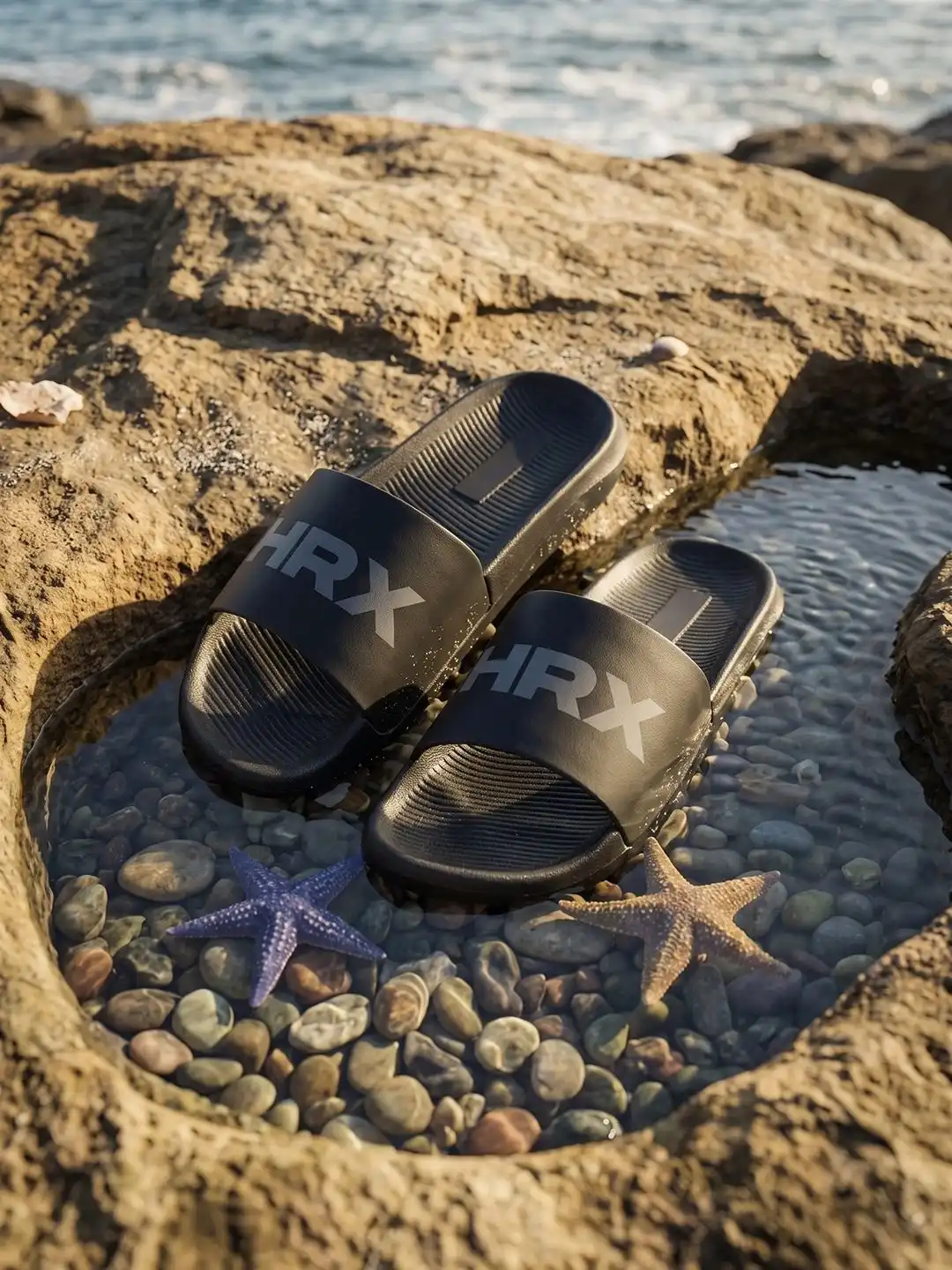 ヒロ9999a！ Buy HRX by Hrithik Roshan Men Printed Sliders - Flip Flops for Men