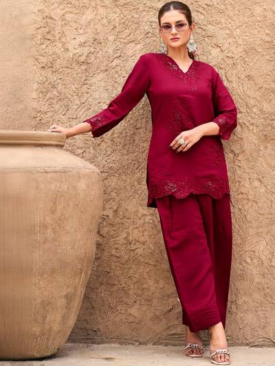 Tikhi Imli Women Embroidered silk blend Farshi Salwar Suit