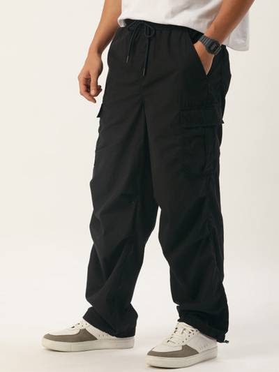 Bene Kleed Men Black Parachute Fit Pure Cotton Cargos Trousers