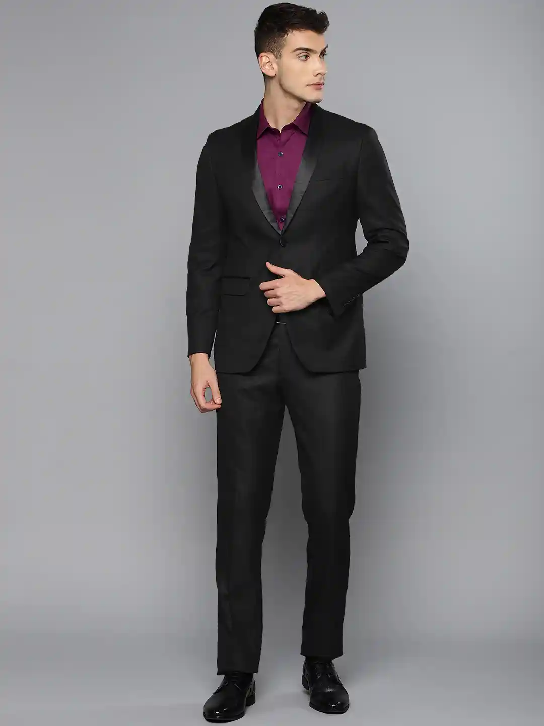 Buy Louis Philippe Men Black Solid Single-Breasted Slim Fit Formal