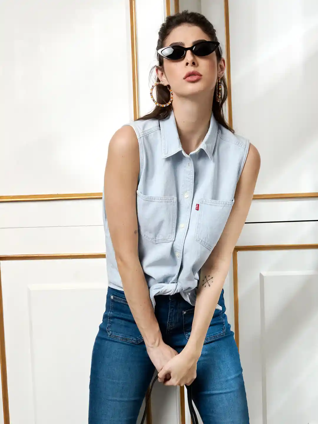 Buy Levis Women Blue Regular Fit Solid Casual Cropped Denim Shirt