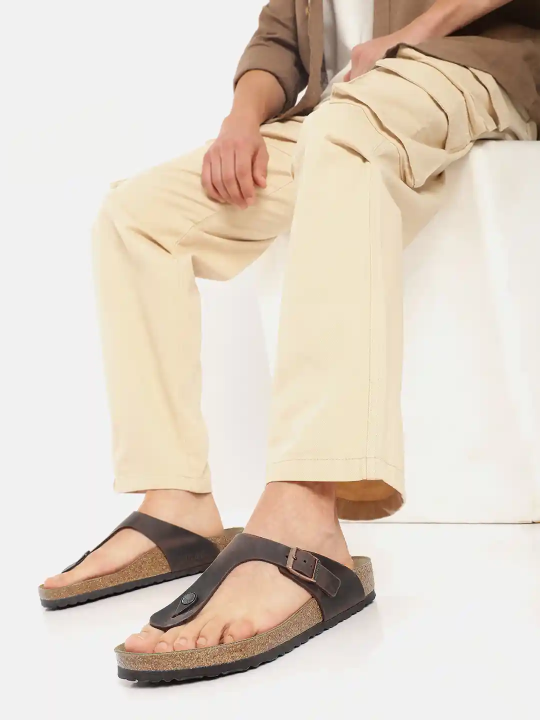 Buy Birkenstock Unisex Coffee Brown Gizeh Oiled Leather Regular