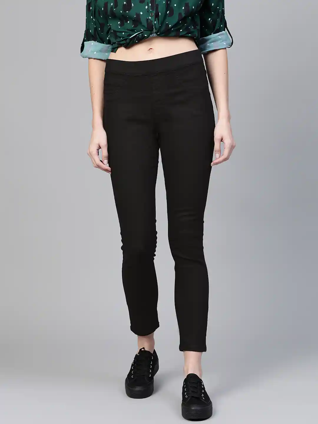 Roadster Women Black Solid Mid-Rise Super Skinny Fit Jeggings - Main Image