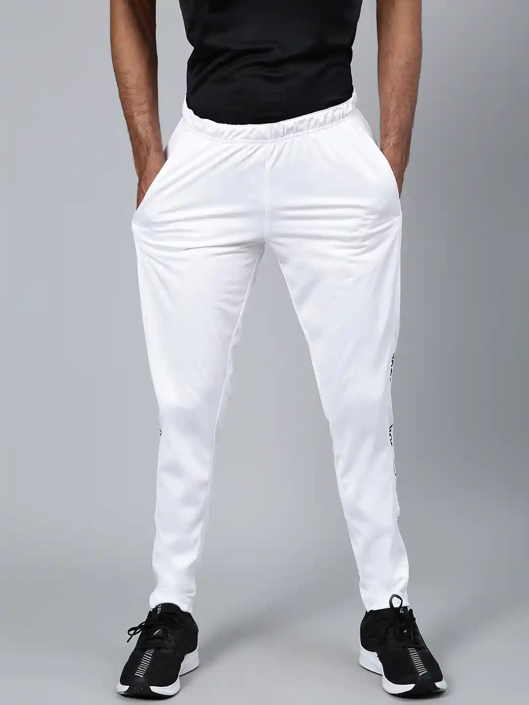 Jogging Pants Reebok Linear Logo Pants Reebok Men White Solid Slim