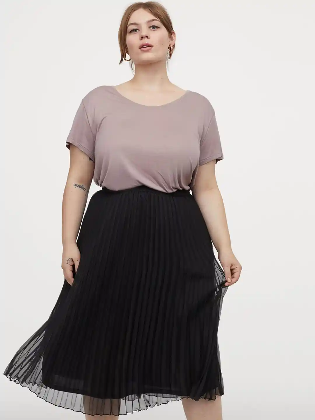 Buy H&M Plus Women Black Solid Pleated Sustainable Skirt Skirts