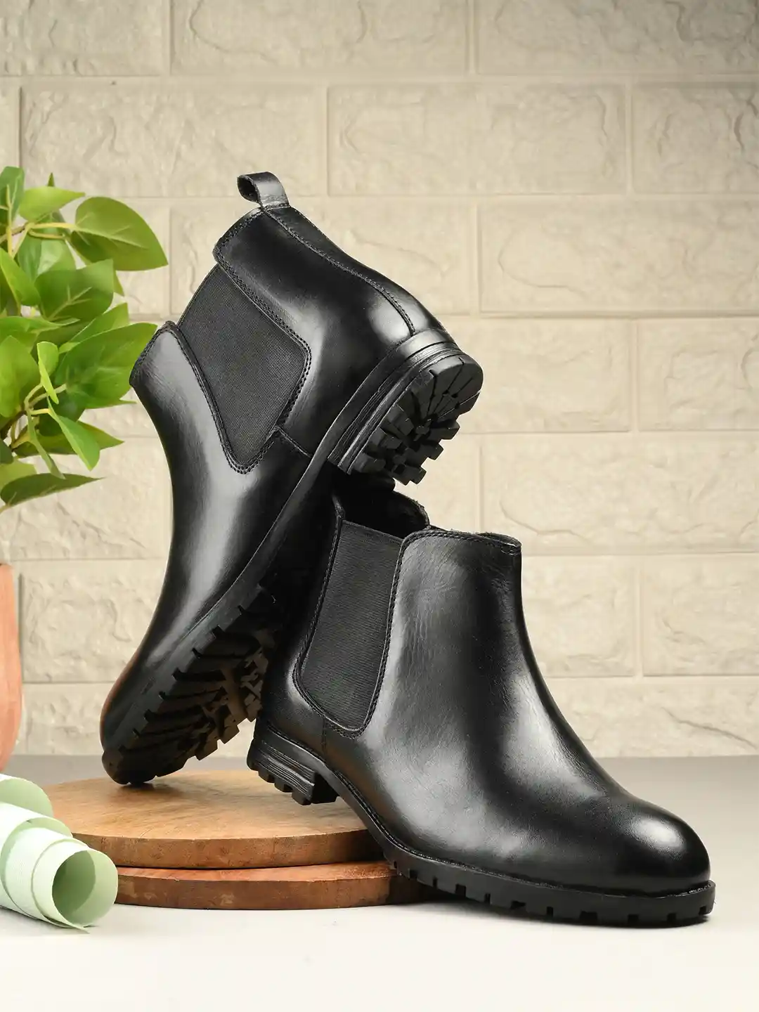 Men Black Solid Handpainted Leather Mid-Top Chelsea Boots