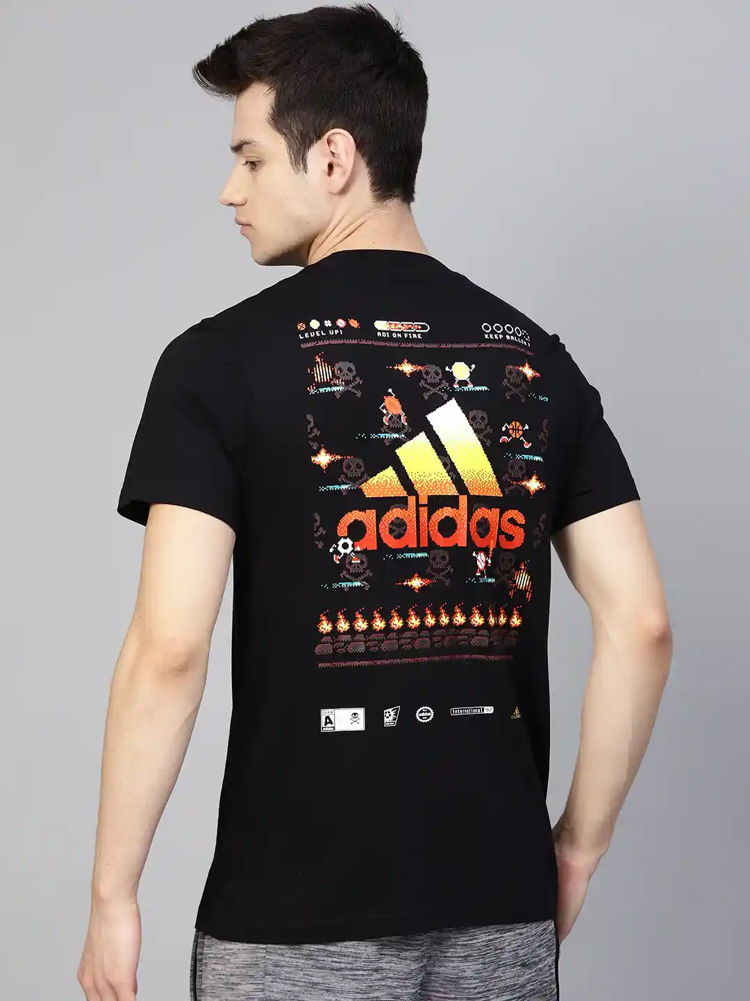 kith adidasmコラボ　tシャツ　ブラック　M adidas tシャツ LES MILLSマインドボディグラフィックTシャツ