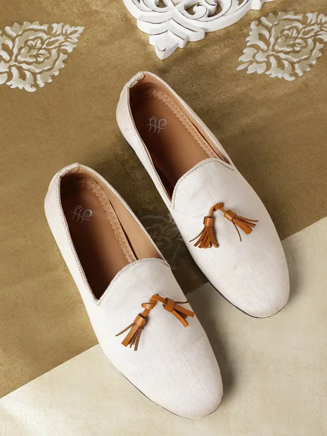 Buy House of Pataudi Men Off-White Tassel Loafers Casual Shoes