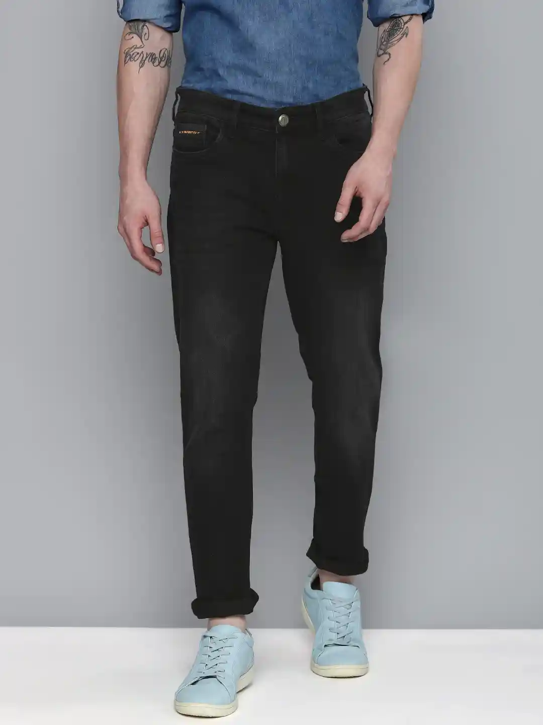The Indian Garage Co Men Black Slim Fit Light Fade Stretchable Jeans