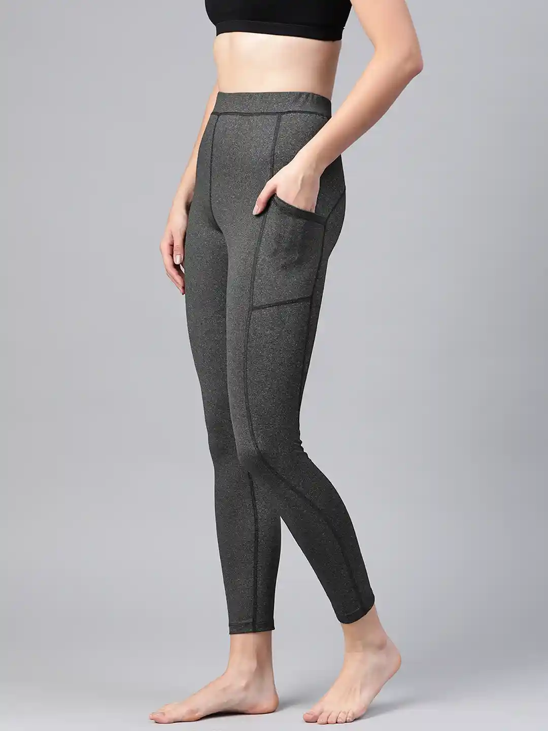 CHKOKKO Women Charcoal Grey Solid Cropped Yoga Tights