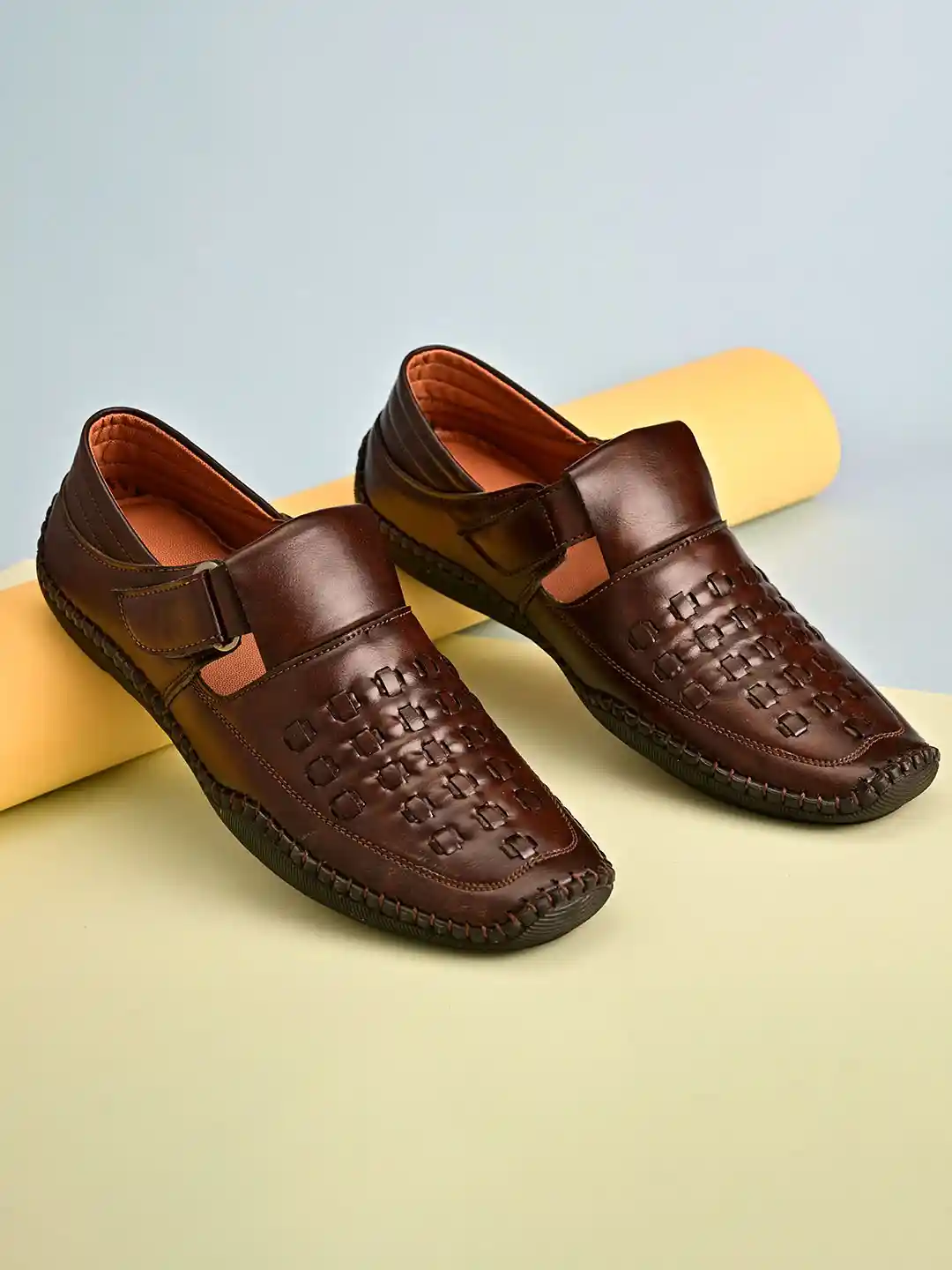 INVICTUS Men Brown PU Shoe-Style Sandals