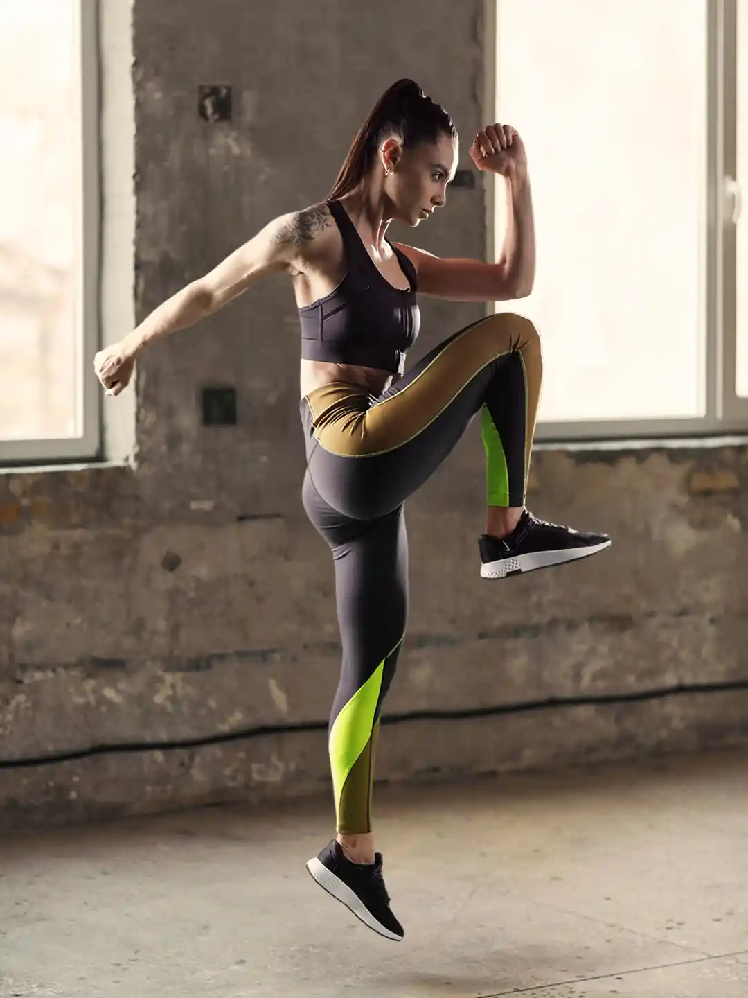 Buy Reebok Women Black Brown Colourblocked Speedwick Lux