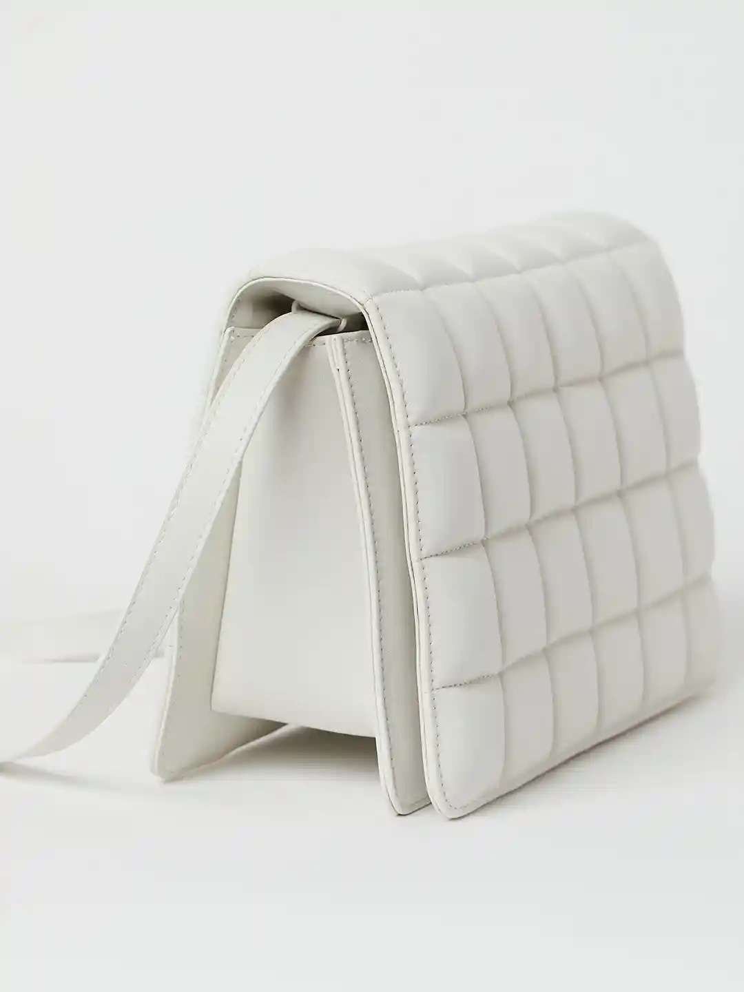 Buy H&M Women White Quilted Shoulder Bag Handbags for Women