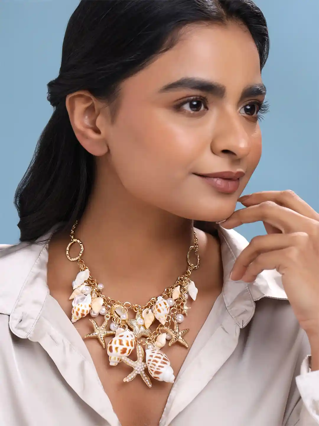 Jewelry Small Seashell Choker Yellow Chimes Gold-Toned White Sea