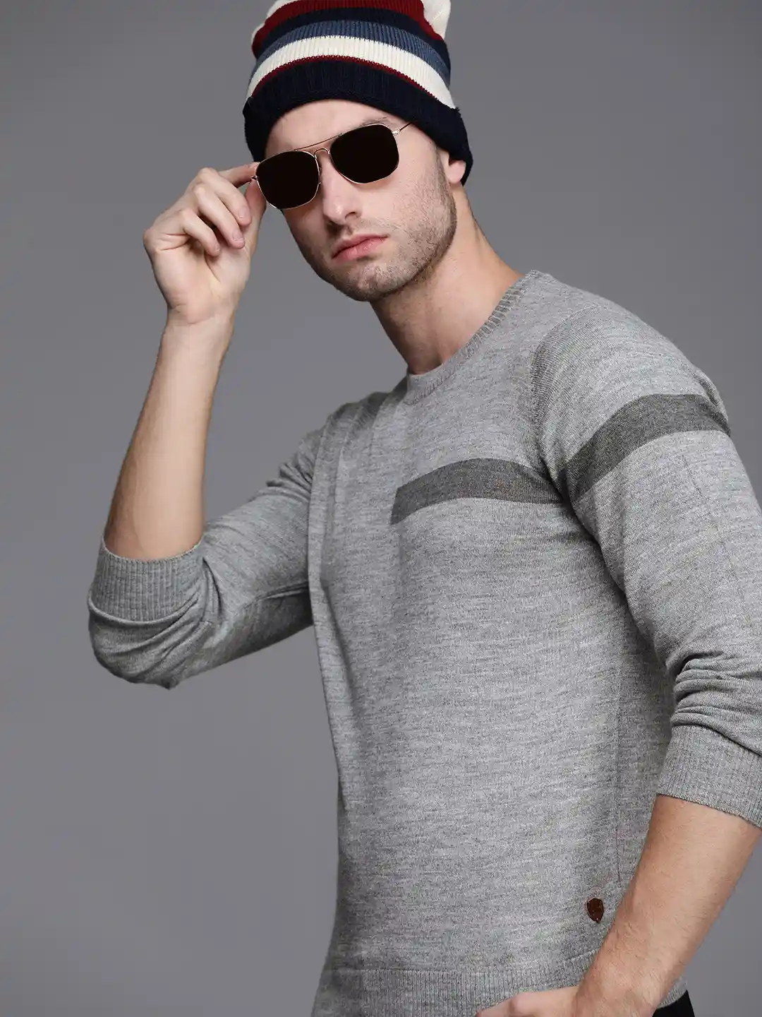 Raymond Men Grey Solid Round Neck Long Sleeves Pullover Sweater