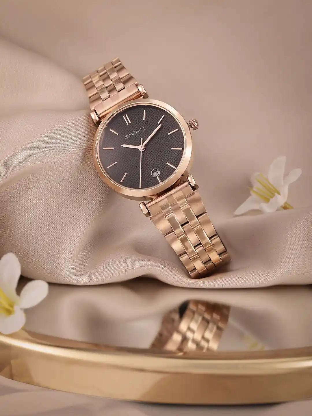 Buy DressBerry Women Black Dial & Rose Gold Toned Bracelet Style