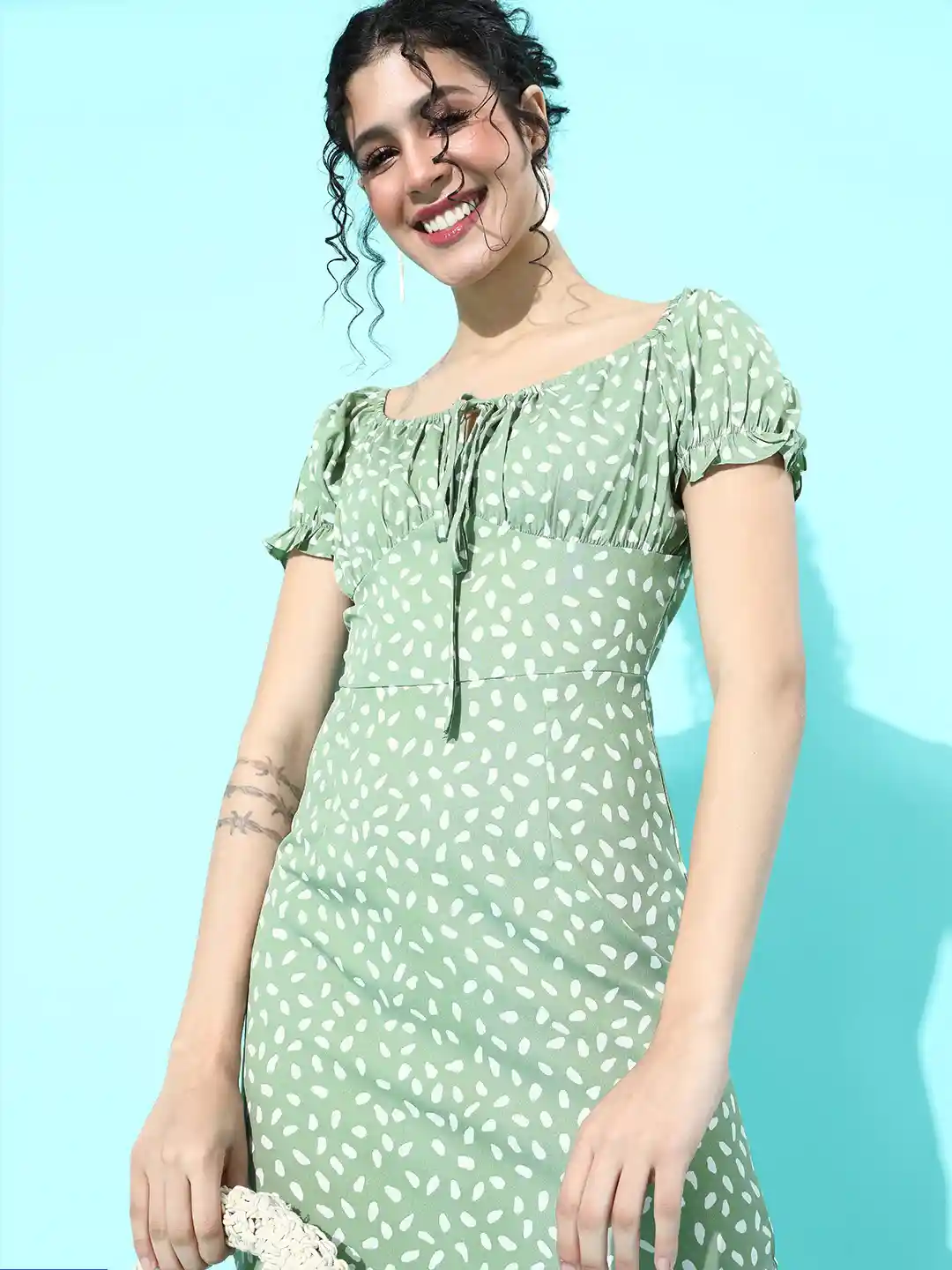 Berrylush Women Green White Abstract Tie-Up Neck Bodycon Mini Dress