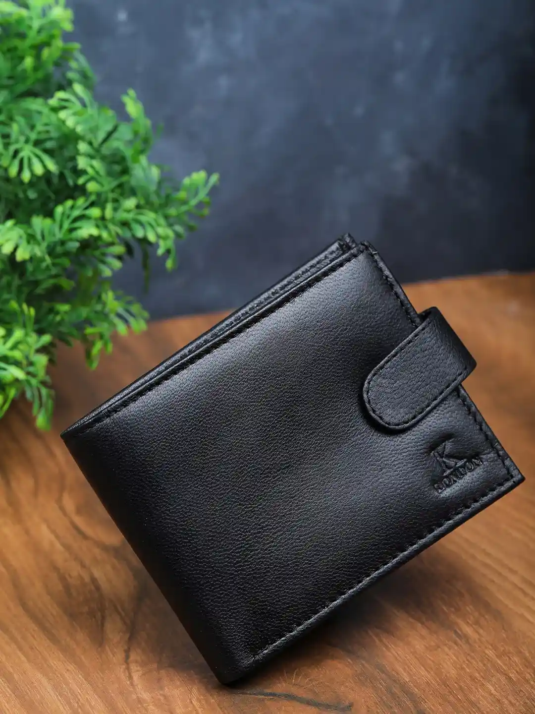 K London Men Black Textured Two Fold Leather Wallet