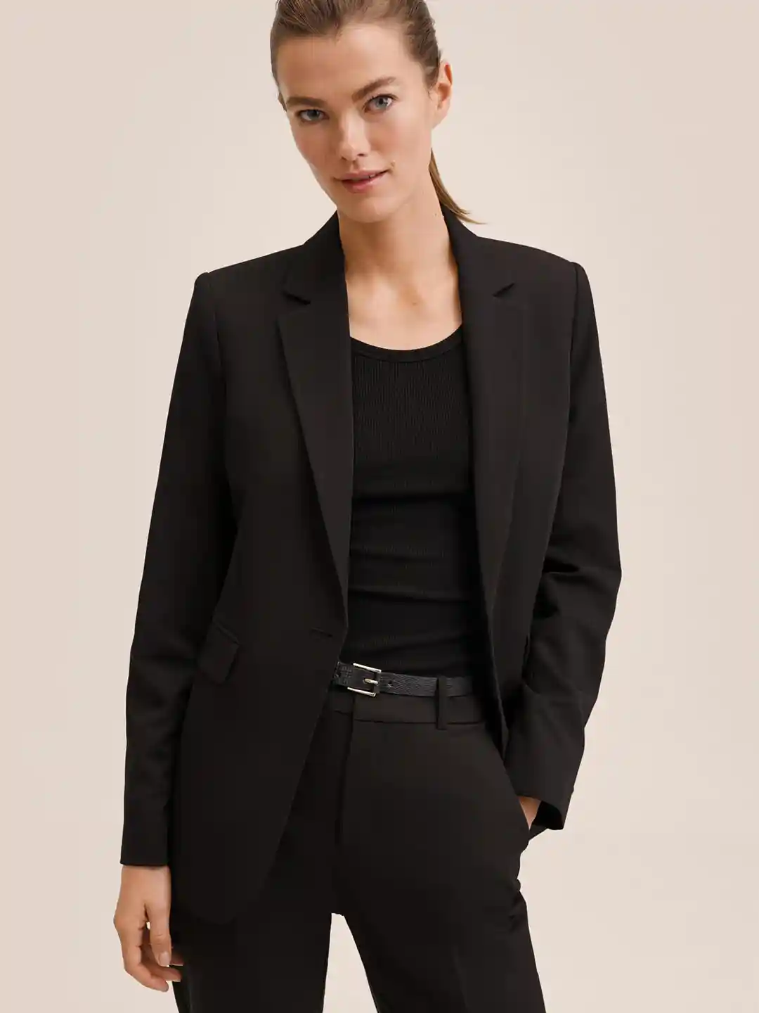 Buy MANGO Women Black Solid Tailored Fit Boreal Blazer with Back
