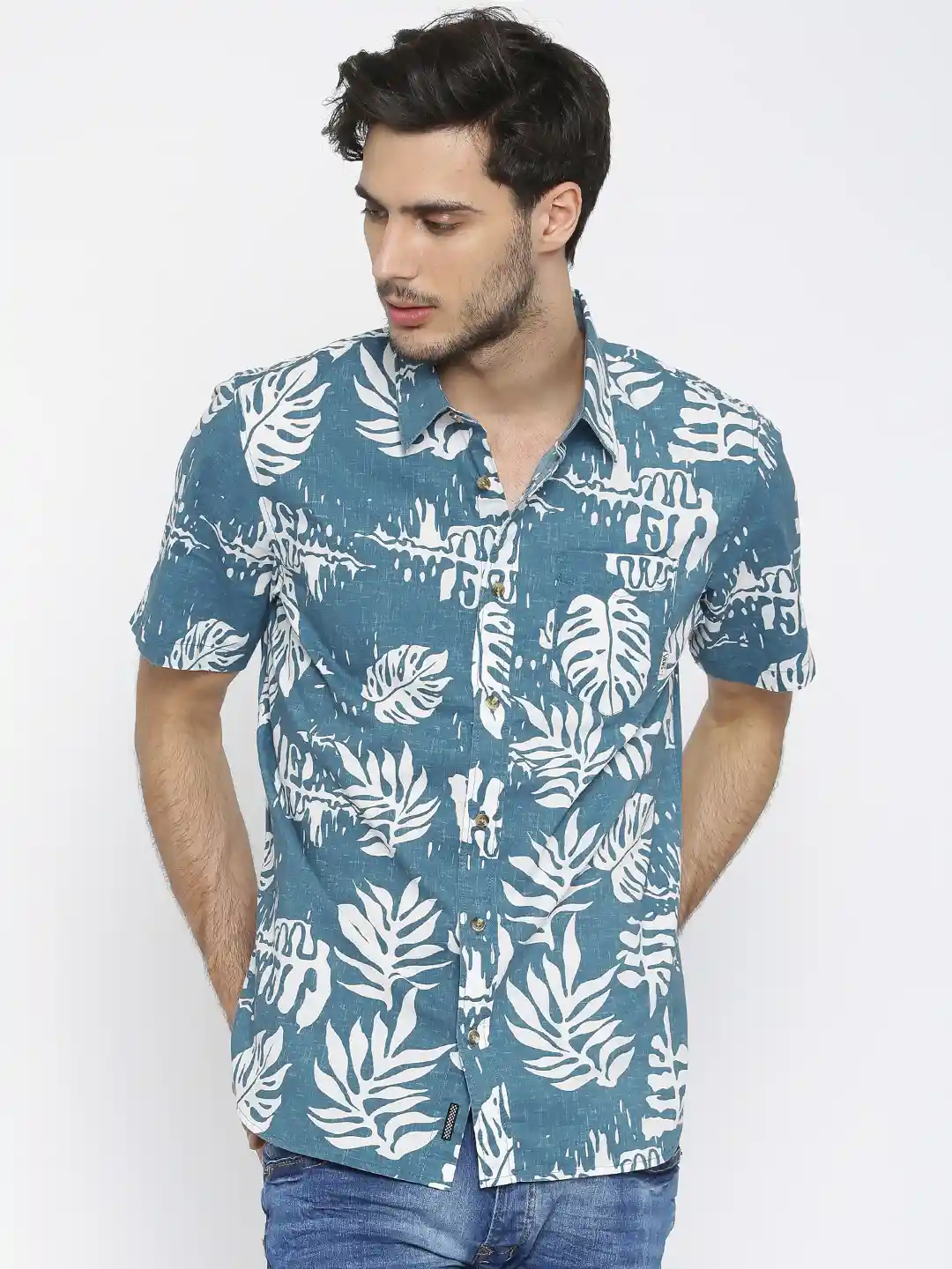 Buy Vans Men Blue White Regular Fit Printed Casual Shirt