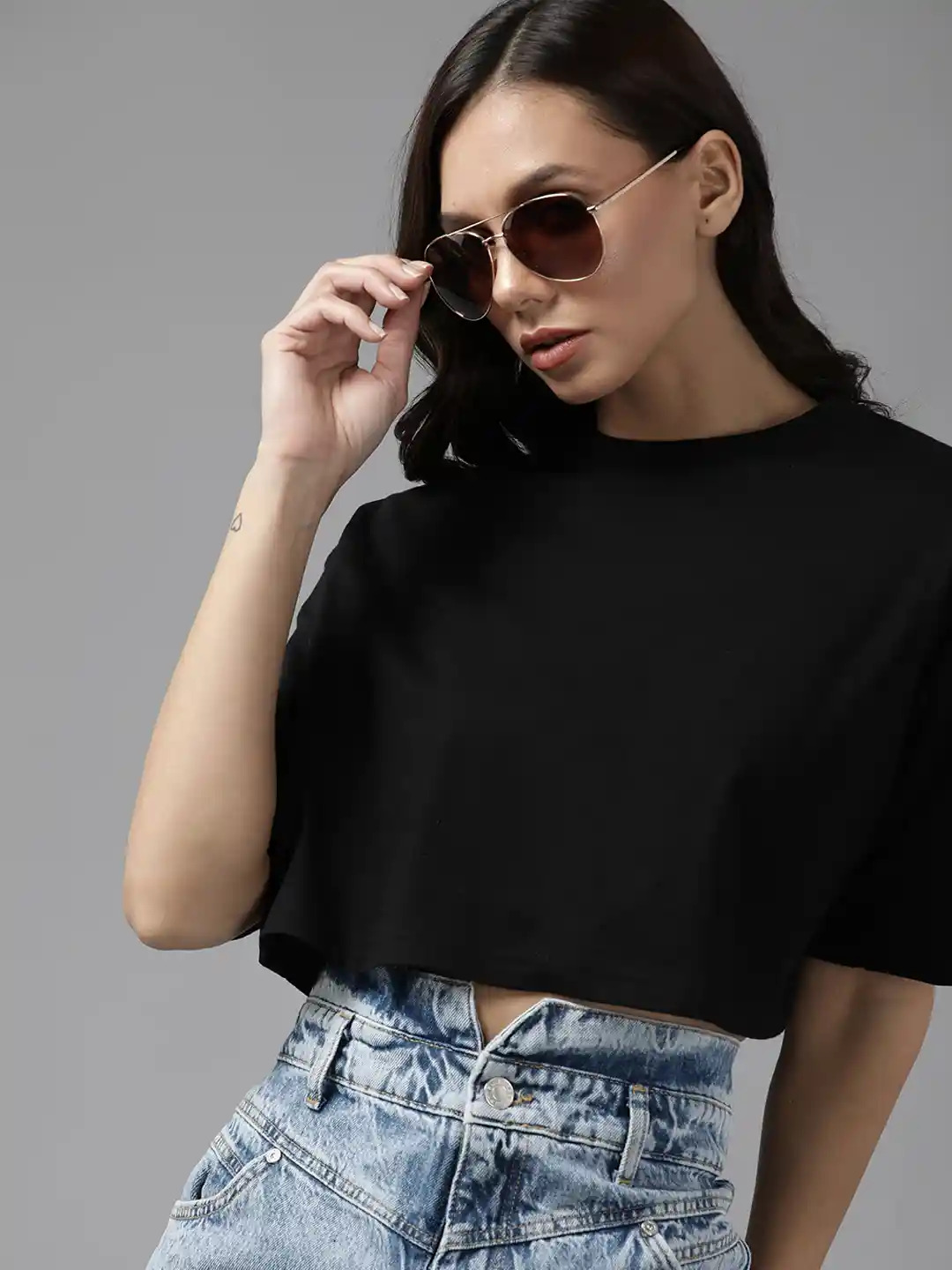 Roadster Women Black Solid Drop-Shoulder Sleeves Oversized Crop T-shirt