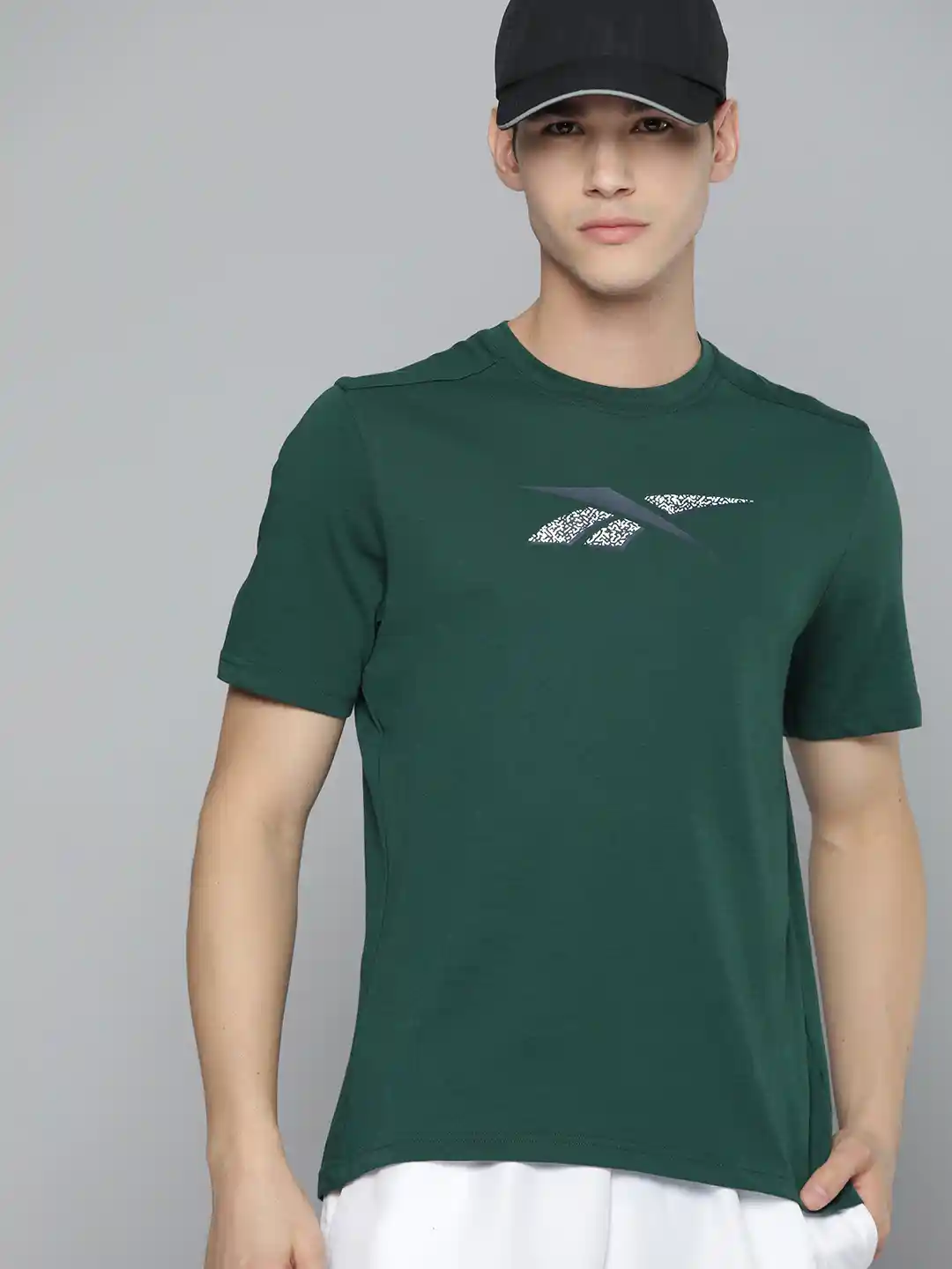Reebok Men Green Speedwick Graphic Brand Logo Printed Slim Fit T-shirt