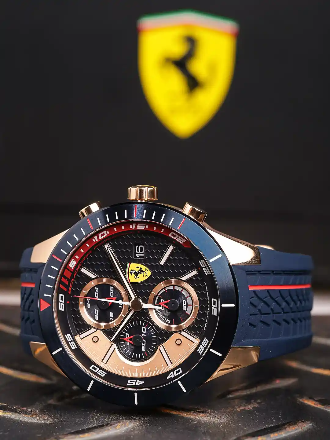 Buy SCUDERIA FERRARI Men Black & Rose Gold Analogue Watch