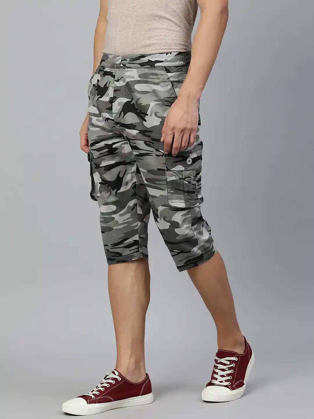 ADBUCKS Men Charcoal Grey Black Camouflage Printed Pure Cotton 3/4th  Cargo Shorts