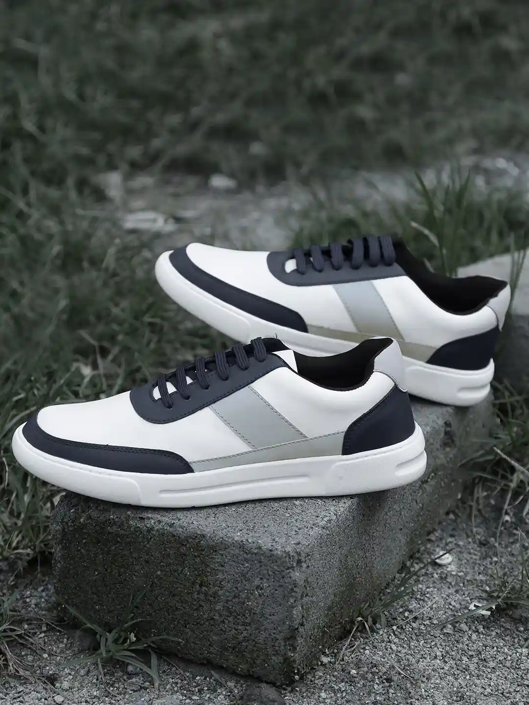 Buy HIGHLANDER Men White Colourblocked Sneakers Casual Shoes for