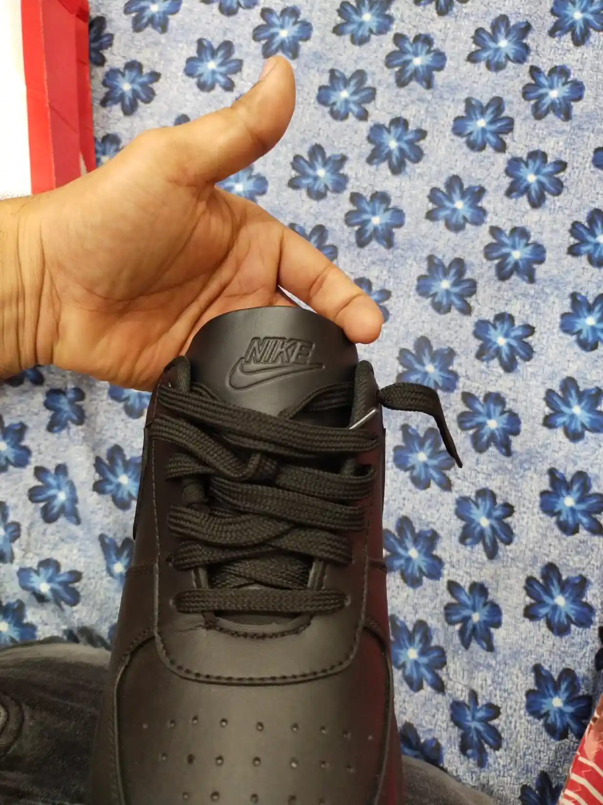 Buy Nike Men Black & Red EBERNON LOW Leather Sneakers