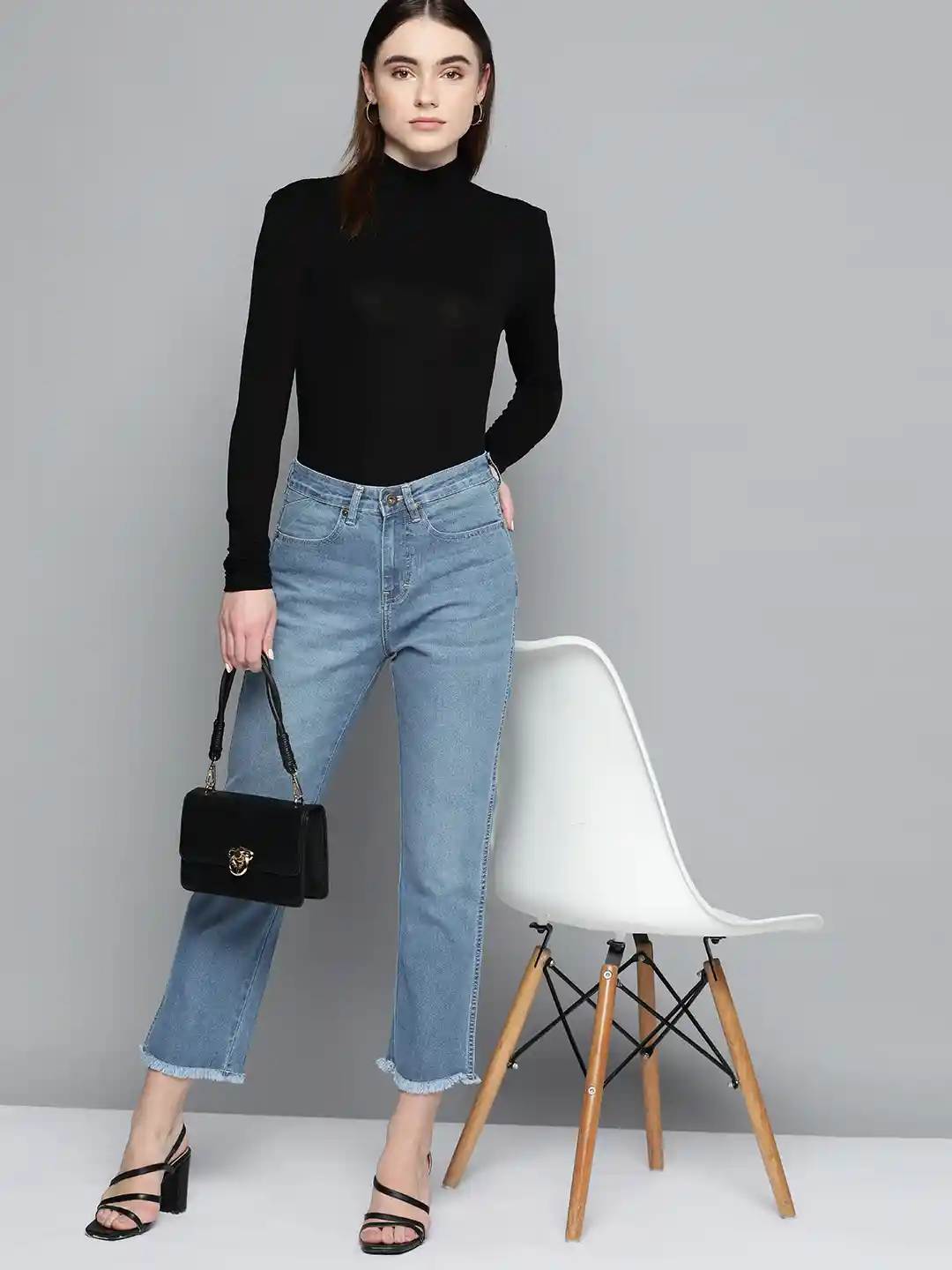 Buy Chemistry Women Straight Fit High-Rise Light Fade Frayed Hem