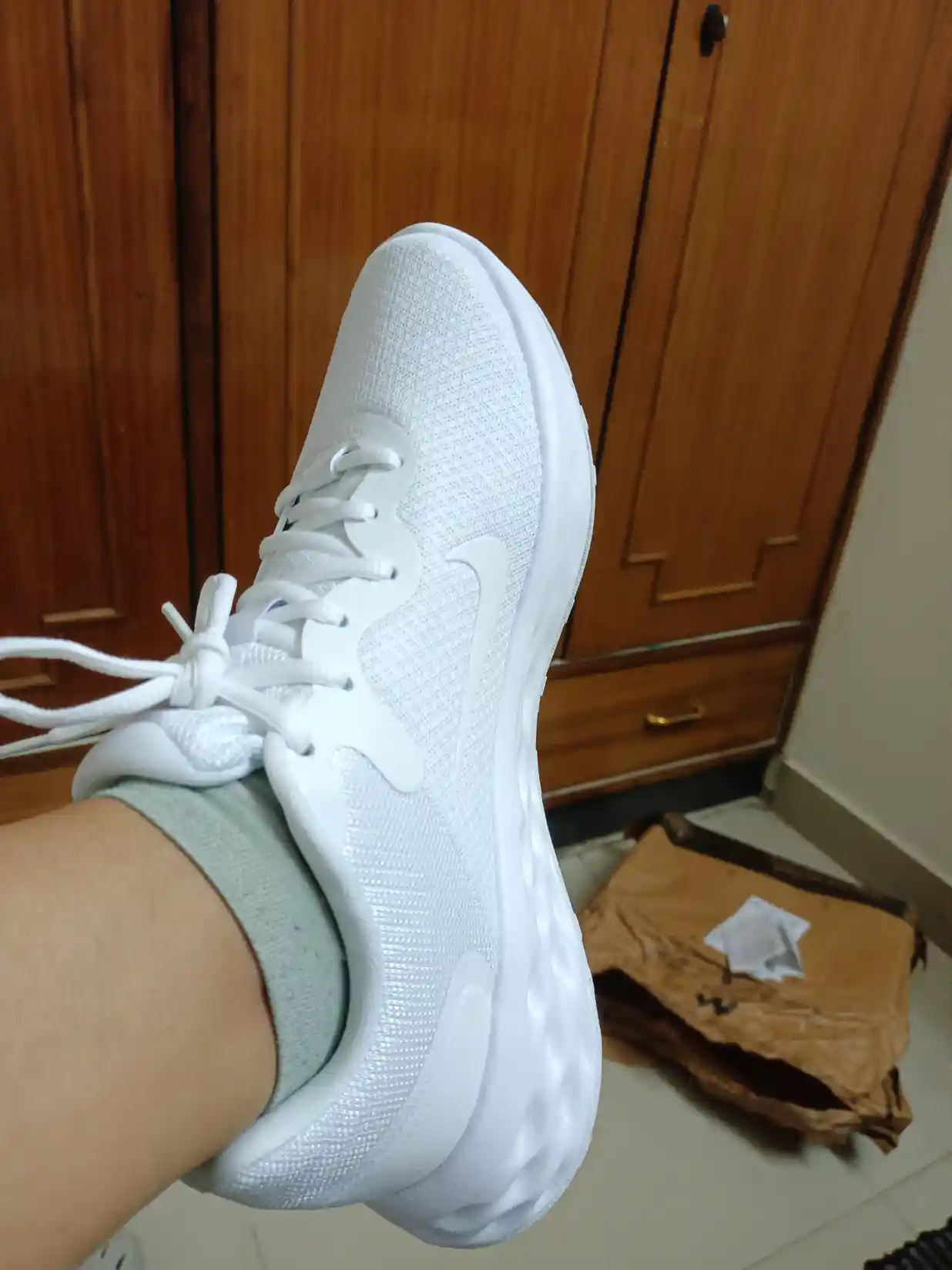nike all white tanjun