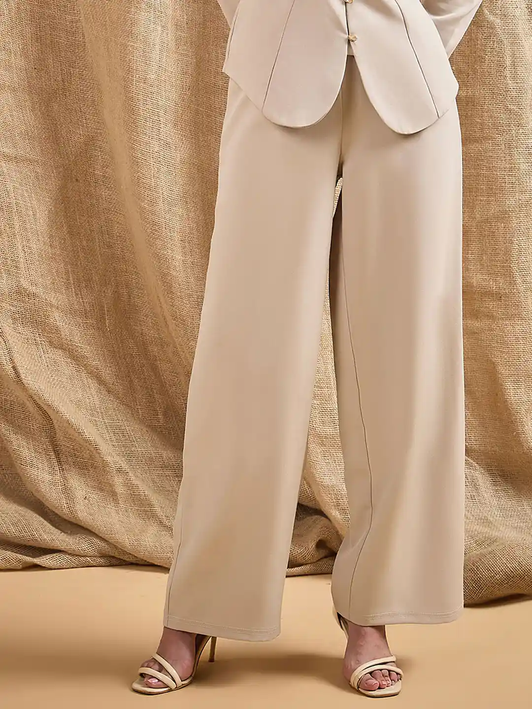 SASSAFRAS Women Relaxed Straight Leg Straight Fit High-Rise Trousers