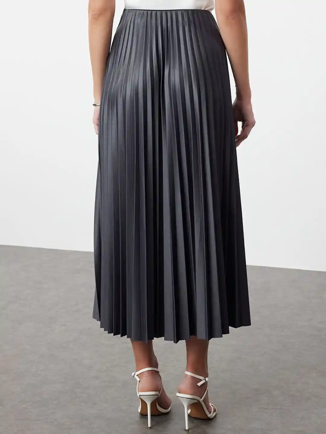 M Dida pleats flare skirt m gray andmary ARRANGE tailored