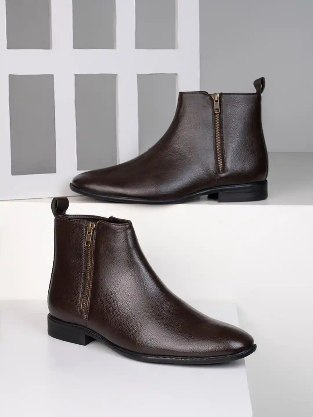 Styli Men Round Toe Chelsea Zipper Boots - Main Image